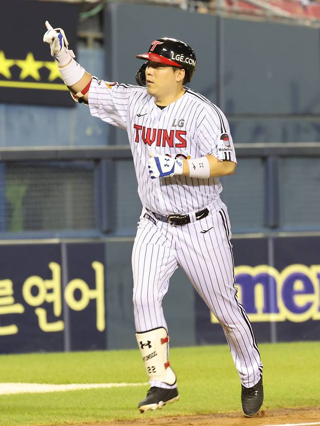'11구 승부 끝에 선제 투런포' LG 김현수 3년 만의 10홈런 달성 [IS 인천]