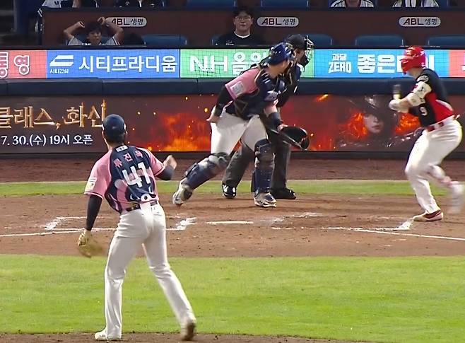 [단독] 'NC는 체크스윙 판독을 신청하지 않았다' KIA 울린 낫아웃 판정, 혼돈의 순간에 감춰진 치명적 오류와 미스터리