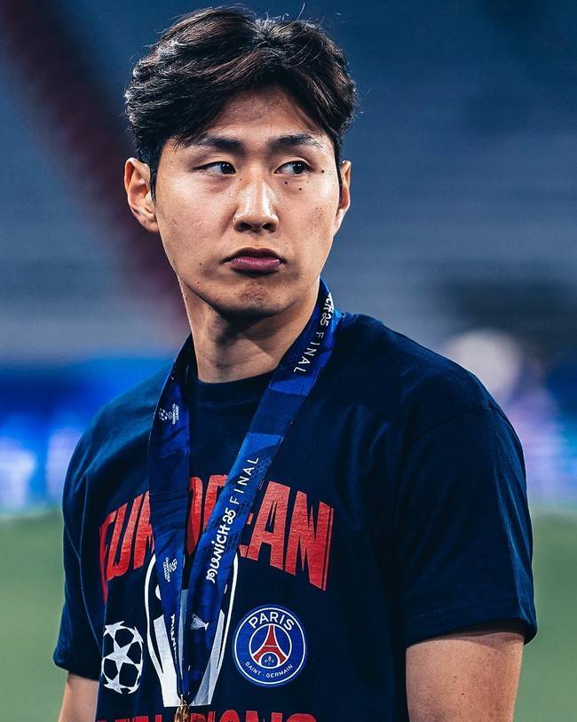 '韓축구 에이스' 이강인, 월드컵 어쩌나...이적과 출전 모두 막는 PSG, 17세 유망주 쓴다