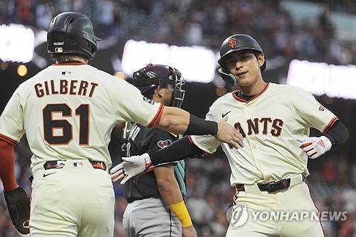 'ML 통산 10호 홈런' 이정후, 두타석만에 멀티히트 경기