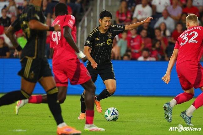 '美 정복' 손흥민, 멀티골 폭발→'8G 8골 3도움' 역대급 페이스... LAFC, 세인트루이스 3-0 완파→4연승 질주