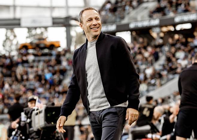 팀 떠나려던 부앙가의 마음 돌리고 ‘단짝’ 만든 ‘슈퍼 손’ 손흥민, 혹시 체룬돌로 감독의 마음까지 바꾸게 할까?…‘MLS 강타’ 월클의 美친 친화력까지 주목