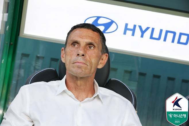 'K리그 초박살' EPL 출신 역대 최고 사령탑, 한국에 초대형 폭탄 예고?...