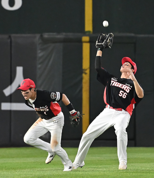 18홈런 꽃미남 1루수 정착→위즈덤 결별, 새 외인 외야수인가...이범호 감독 “선우가 키를 쥐고 있다”