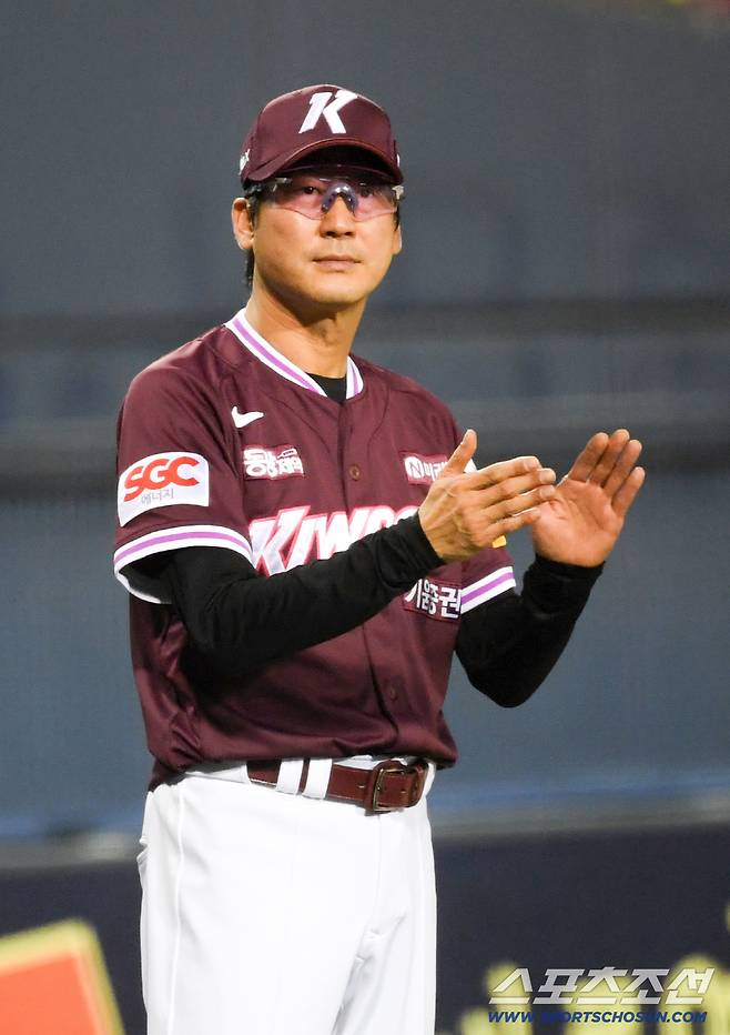 '2년 6억원' 키움은 사령탑 고민 끝냈다…홈 최종전 '유종의 미', 두산도 선택의 시간이 다가온다