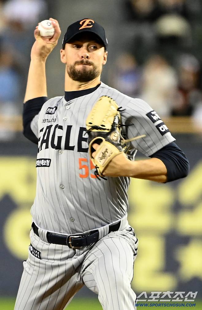 LG 매직넘버 1인데…순위 결정돼도 '16승 투수' 4일 휴식 나간다