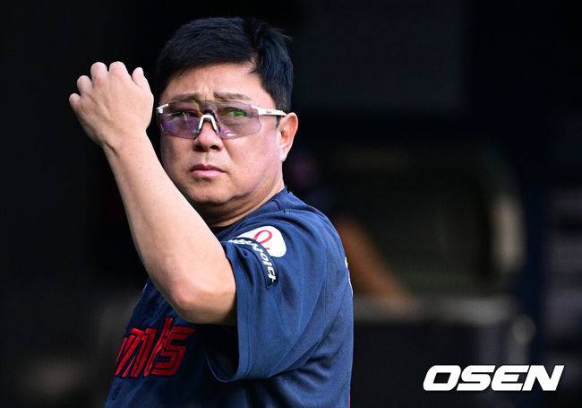 “납득도 못하고 훈련만 하면 막노동이지” 롯데 8년 연속 PS 탈락인데, 김태형 왜 지옥훈련에 반대 의견 냈나