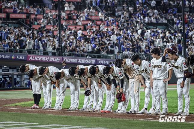 롯데 거짓말 같은 추락, 52일간 삼성·LG 원투펀치보다 승수 적었다... 8년째 조용하기만 한 사직의 가을
