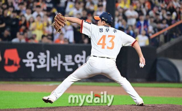 '이럴 수가' LG전 0승 폰세 아니다, 한화 특급루키 이틀 쉬고 깜짝 선발…LG전 ERA 7점대인데, 한화 킬러 만난다