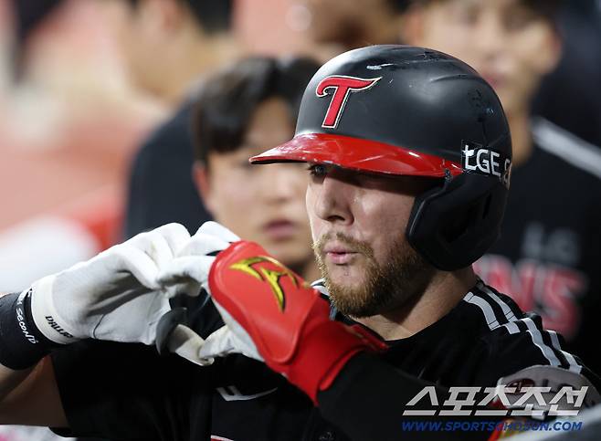 '종신 선언' 진짜네? LG 새역사 쓴 외인. 또 다른 역사를 준비한다