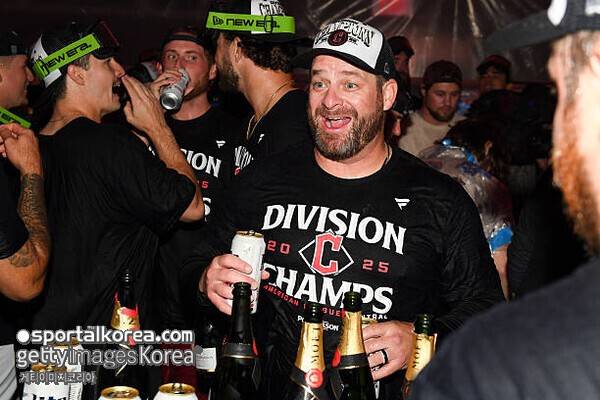 '125년 역사상 최고' 충격의 15경기 반 차 뒤집기가 현실이 되다…불가능한 일이 일어나는 곳이 바로 MLB