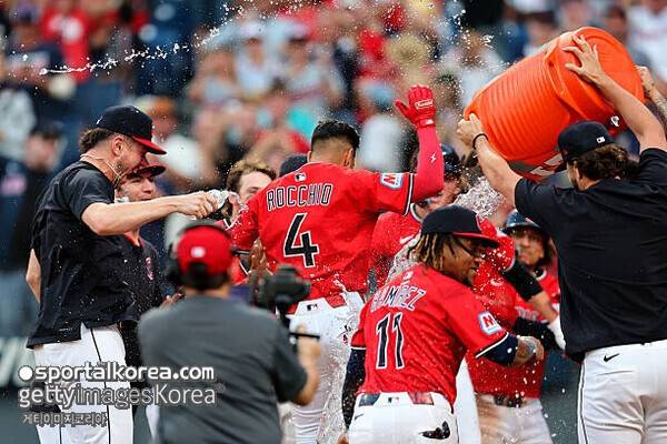 '125년 역사상 최고' 충격의 15경기 반 차 뒤집기가 현실이 되다…불가능한 일이 일어나는 곳이 바로 MLB