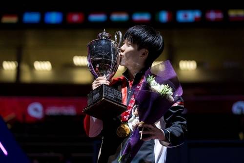 탁구 간판 장우진, 중국 스매시서 세계 1위 왕추친에 0-3 완패