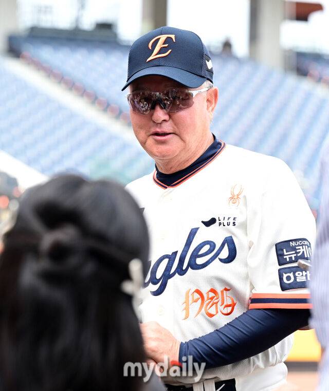 '한화 날벼락' LG 우승 축포 저지 가능한가, 왜 괴력의 폰세 못 나오나…김경문 직접 밝혔다