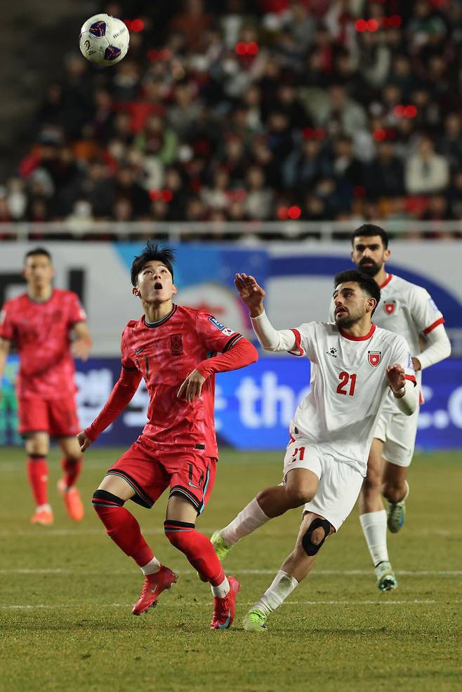 “챔피언십서 뛰기에 기량 부족” 직격탄 날렸다, 韓 축구 절망적인 소식…‘6경기 만에 선발 복귀’ 양민혁, 결정적 기회 놓치자 거센 비판 직면