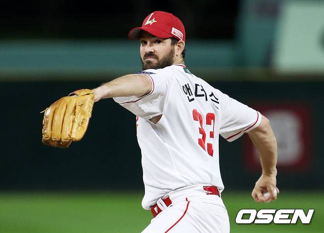 ‘PS 진출 확정+3위 매직넘버 1’ SSG, 롯데 잡고 3연승…앤더슨 탈삼진 1위+노경은 홀드 1위 [인천 리뷰]