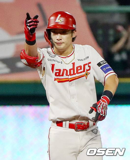 ‘PS 진출 확정+3위 매직넘버 1’ SSG, 롯데 잡고 3연승…앤더슨 탈삼진 1위+노경은 홀드 1위 [인천 리뷰]