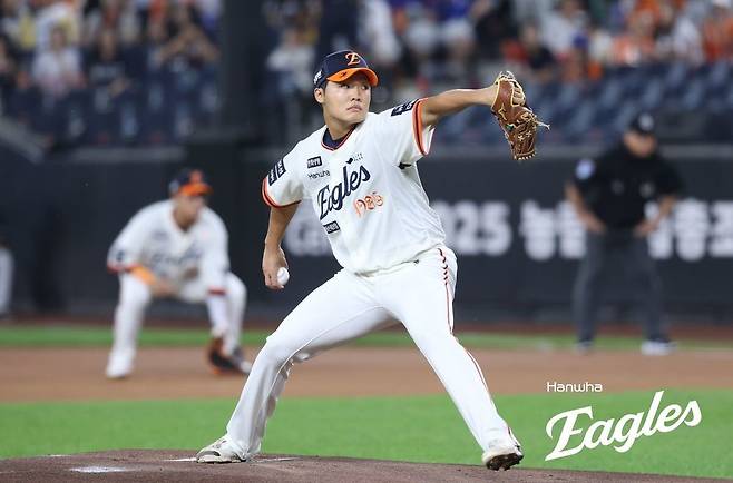 ‘정우주 호투+노시환 3안타’ 한화, LG에 위닝시리즈..1위 희망 이어간다