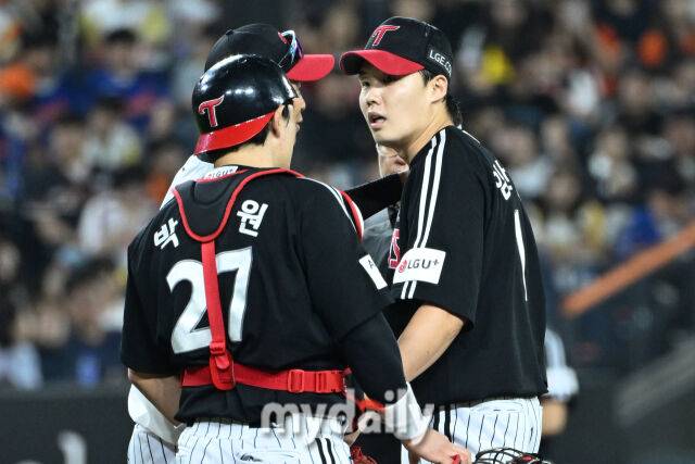 '미쳤다' 155km 한화 슈퍼루키 일냈다, LG 우승 축포 막았다…노시환 3안타+손아섭 2타점, ERA 0.62 한화 킬러 무너졌다 [MD대전]