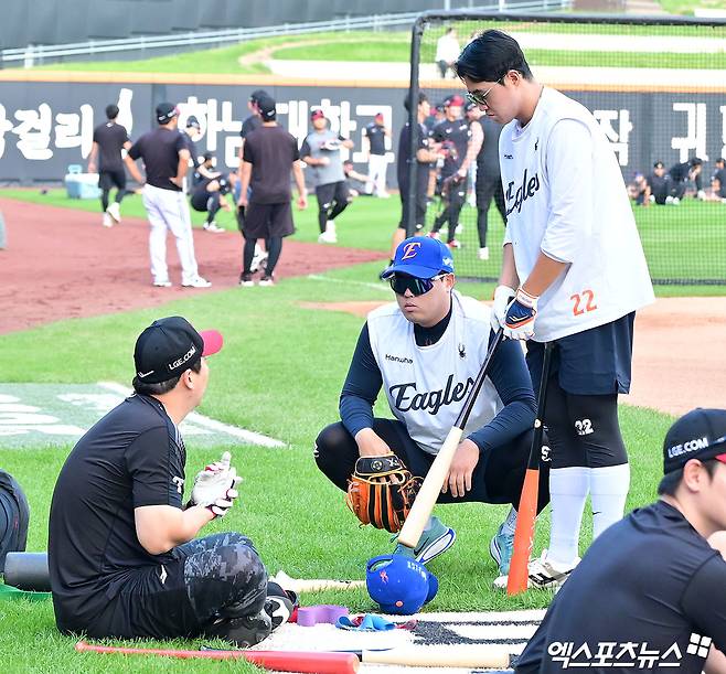 한화 '창단 첫 대기록' 아직 무산 안 됐다? 김경문 감독, 류현진 추가 등판 언급…