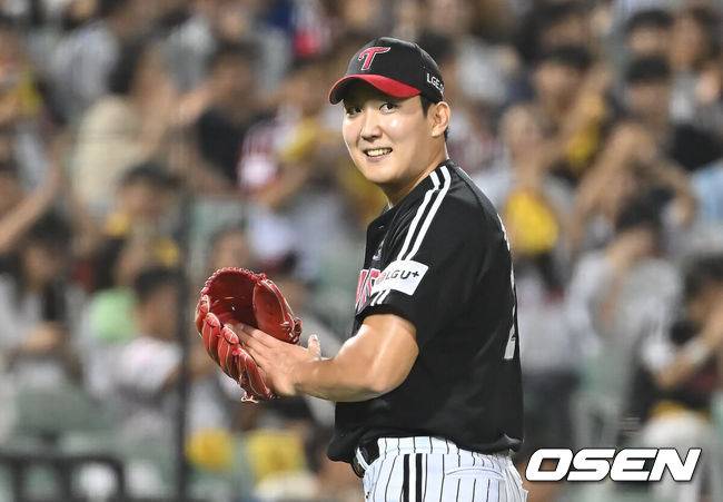 ‘데뷔 첫 완봉도 포기했는데…’ 우승 걸린 '잠실 라이벌전', 왜 4선발 아닌 5선발이 던질까