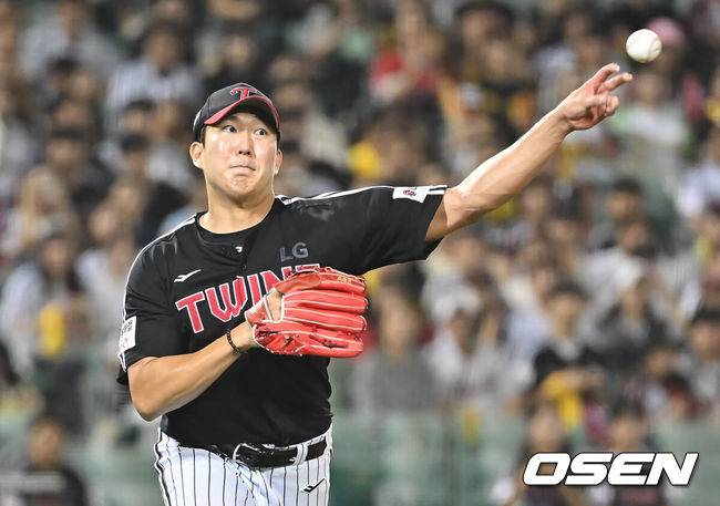 ‘데뷔 첫 완봉도 포기했는데…’ 우승 걸린 '잠실 라이벌전', 왜 4선발 아닌 5선발이 던질까