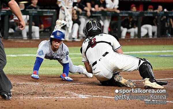 '충격' MLB 전설 커쇼 대신 김혜성이 NLWC 로스터에 합류한다? KIM 와일드카드 합류는 유력, 디비전시리즈는 미지수