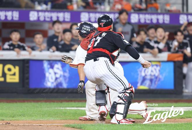 '이럴 수가' LG, 또 홈에서 사고 났다…'26일 악몽' 떠올린 포구 실책, 사령탑 그렇게 당부했는데 [대전 현장]