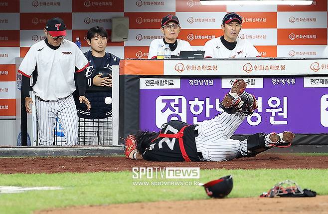 '빈 글러브 태그 또?' 박동원 도대체 왜 그러나…염경엽 감독의 깊어지는 한숨