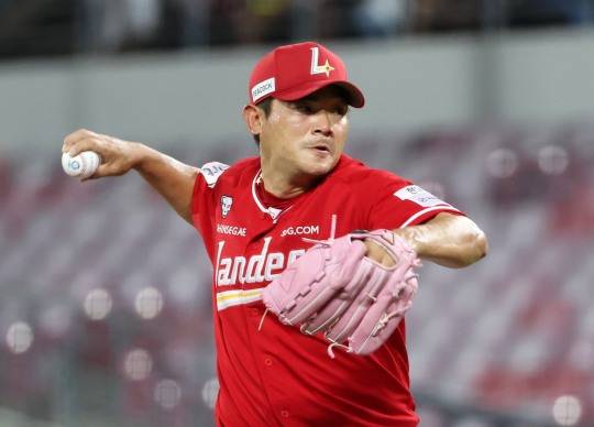 'KBO 외국인 최초 4관왕 눈앞'...한화 폰세, SSG전서 탈삼진 4개만 잡으면 달성