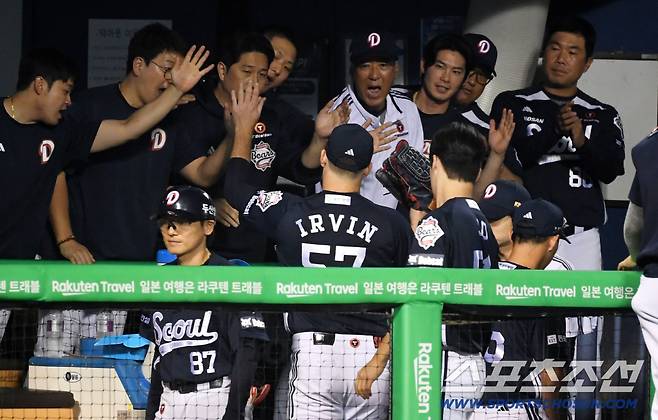 LG 오늘도 우승 실패. 3안타, 2병살타 졸전, 두산에 0대6 패배. 콜어빈-잭로그 총력전 두산은 유종의 미[잠실 리뷰]
