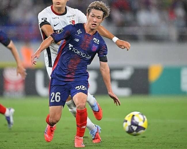 日 축구 '최악의 비매너' 논란 업보인가...쓰러진 상대 향해 공 찼던 그 선수→2경기 만에 무릎 6주 부상