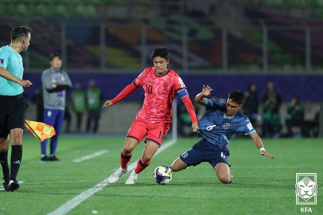 '이창원호' 한국 U-20 대표팀, '10명 싸운' 파라과이와 0-0 무승부...B조 1무 1패