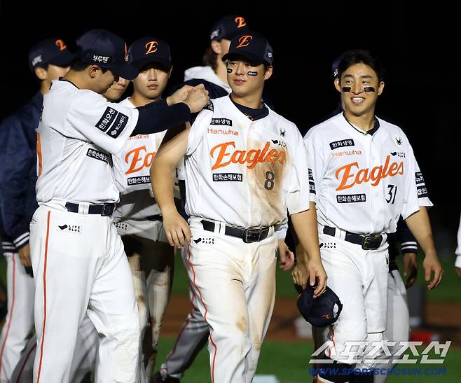 '100% 무산' 염경엽 트라우마 되살아나나…한화, 2019년 두산처럼 '대역전 1위' 기적 도전