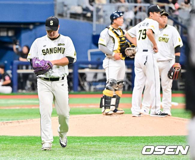 ‘이럴 수가’ 진갑용 아들 볼넷-볼넷-볼넷-볼넷, 챔프전 1이닝 2실점 조기 강판…제구 난조에 눈물 [오!쎈 고척]