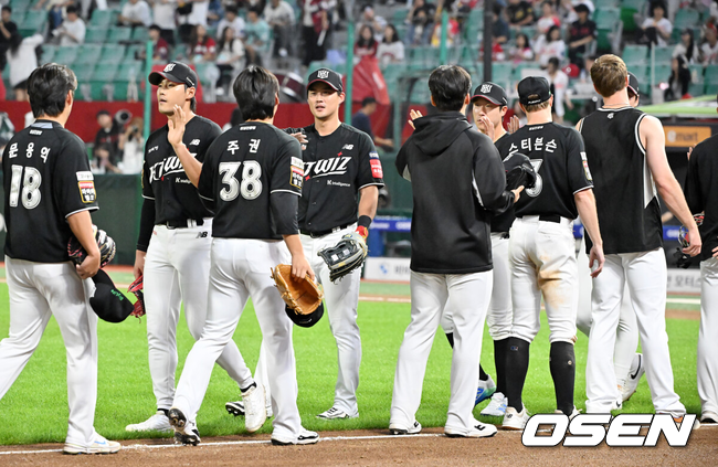 5위 싸움 최종전에서 결판난다...'소형준 10승+황재균 역전타' KT, KIA 9-3 제압 기사회생 [광주 리뷰]