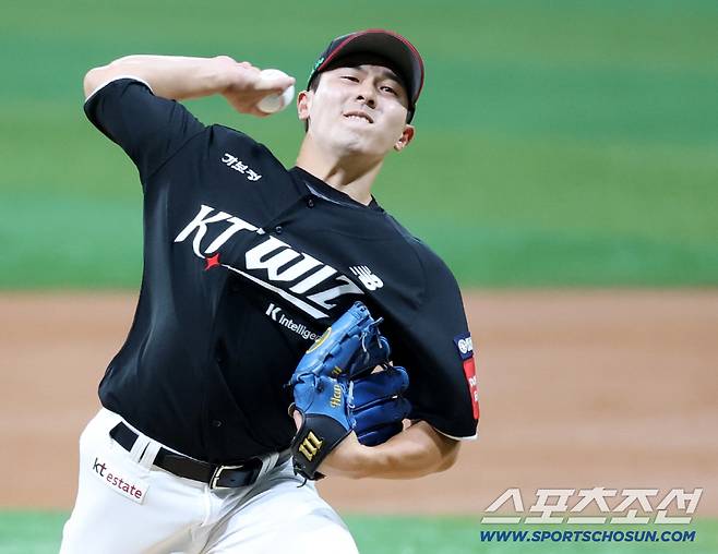 '이럴수가 대이변' 14년 연속 1위의 10실점 붕괴…KT, 상무 꺾고 초대 챔피언 됐다[고척 리뷰]