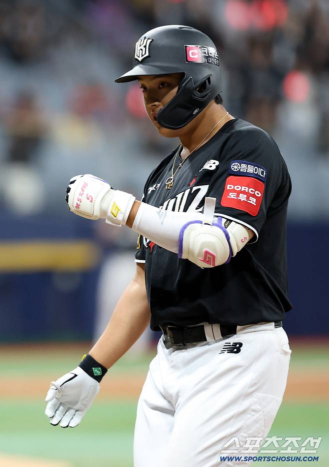 '이럴수가 대이변' 14년 연속 1위의 10실점 붕괴…KT, 상무 꺾고 초대 챔피언 됐다[고척 리뷰]
