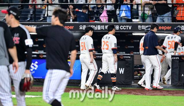 한화 이렇게 허망할 수가 있나, 26아웃→안타→대타 투런→볼넷→끝내기 투런…김서현 3연투 무리였나, 이렇게 꿈이 좌절되다 [MD인천]