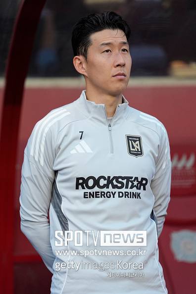 손흥민 PK골 못 본다 '오피셜' 공식입장…SON, 부앙가 득점왕 만들기 → 페널티킥 양보