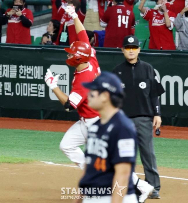 '기적의 한화인줄 알았는데' 1아웃 남기고 김서현이 무너졌다, 투런포 2방에 와르르 '2위 확정' [인천 현장리뷰]