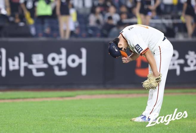 1위 LG의 가을 불펜 불안, ‘FA 52억’ 장현식 3분의1이닝 3실점… 한화 마무리 김서현도 붕괴