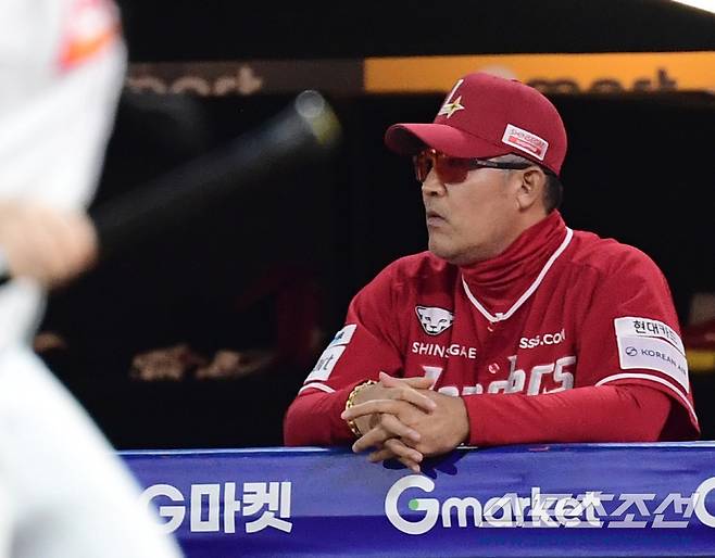3위팀 감독도 힘 실어주는데…'역대 최초 역사' LG 감독 재계약, 여전히 신중한가