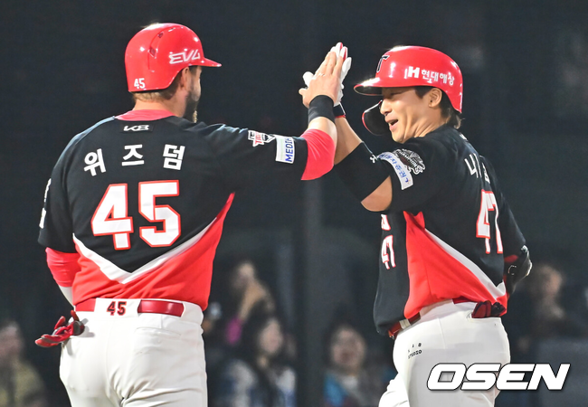 이도현 데뷔 첫 승 감격, 19살 이적 루키 수비쇼, KIA 4연패 탈출...SSG 이율예 또 홈런 [광주 리뷰]