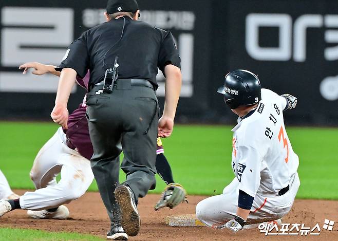 '72억 FA' 안치홍 그렇게 기회 줬는데, 가을야구 끝내 불발인가…정규시즌 2G 남겨두고 '다시 퓨처스행' 의미는?