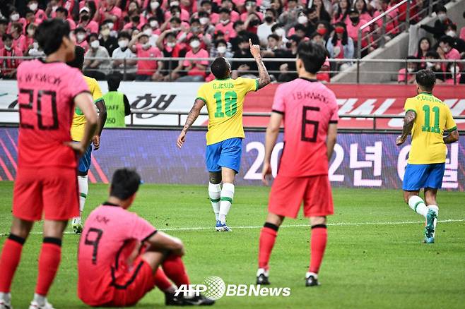 '2경기 9실점' 韓 축구에 절망 안긴 브라질, 진정한 시험대 오르는 '홍명보호 수비'