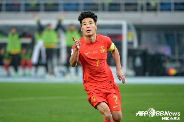 ‘나도 손흥민처럼 할 수 있었어’ 14억 인구에도 우레이 다음 없는 중국 축구, 그저 한숨만…“우레이를 넘을 선수 지금 없어”