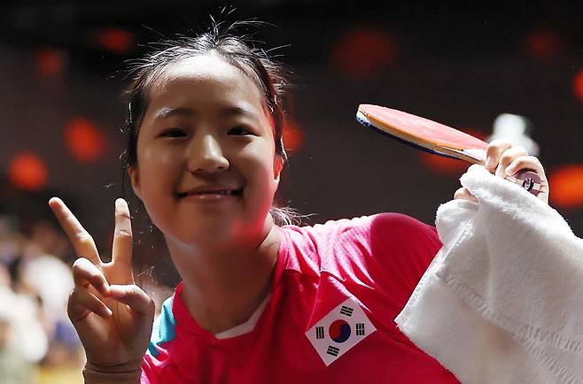 신유빈 '대역전 드라마' 썼다, 주천희 꺾고 WTT 중국 스매시 4강 진출