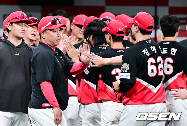'허망한 8위' 최종전 앞둔 챔프 감독의 자책