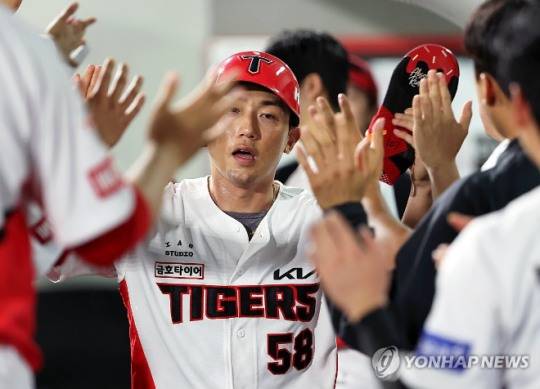 '이렇게 끝낼 순 없잖아' '서교수' 서건창, 정녕 안 되는 것인가?...내년 거취 주목